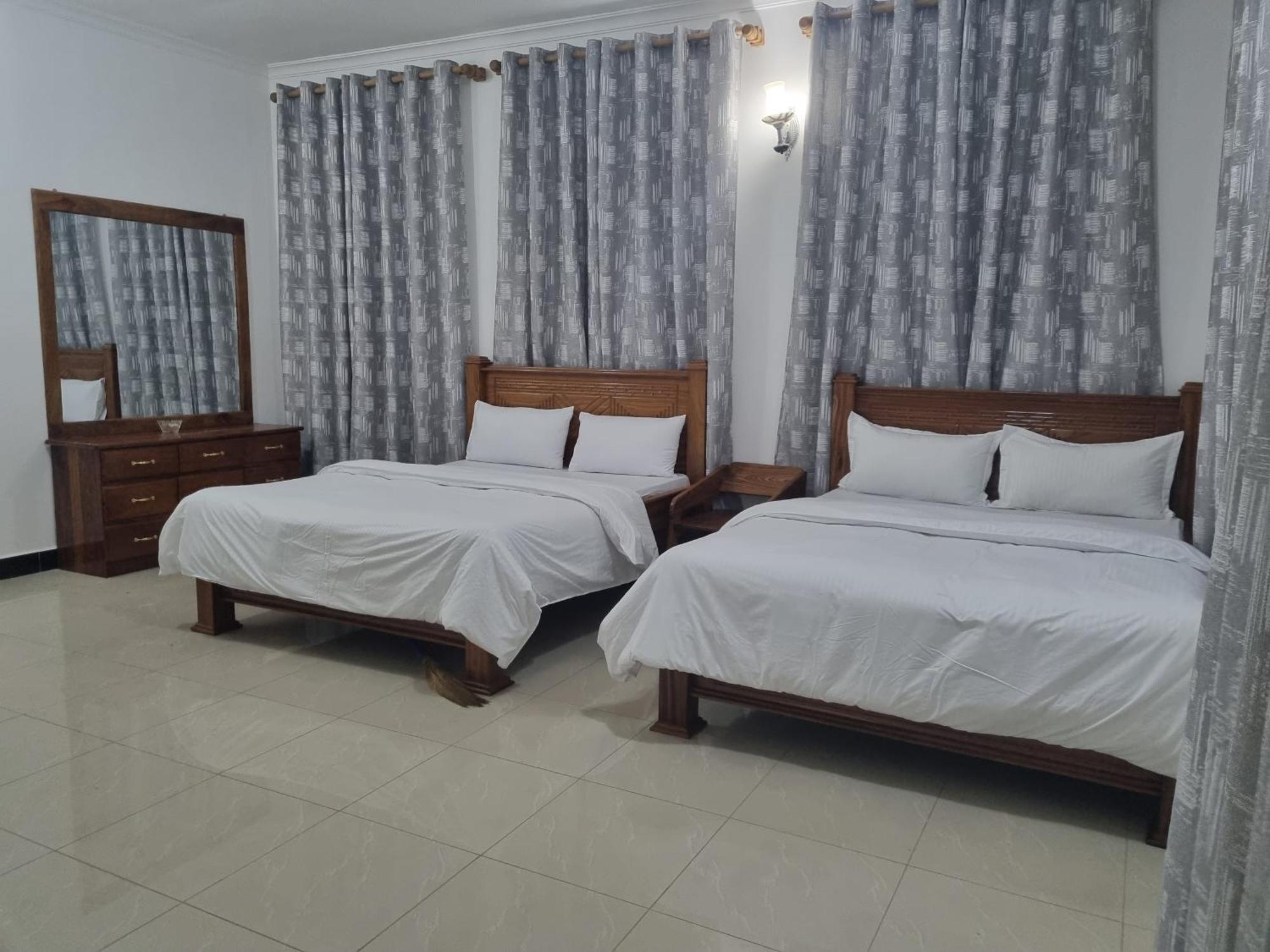 64 Zenj House Luxury Airport Bed & Breakfast