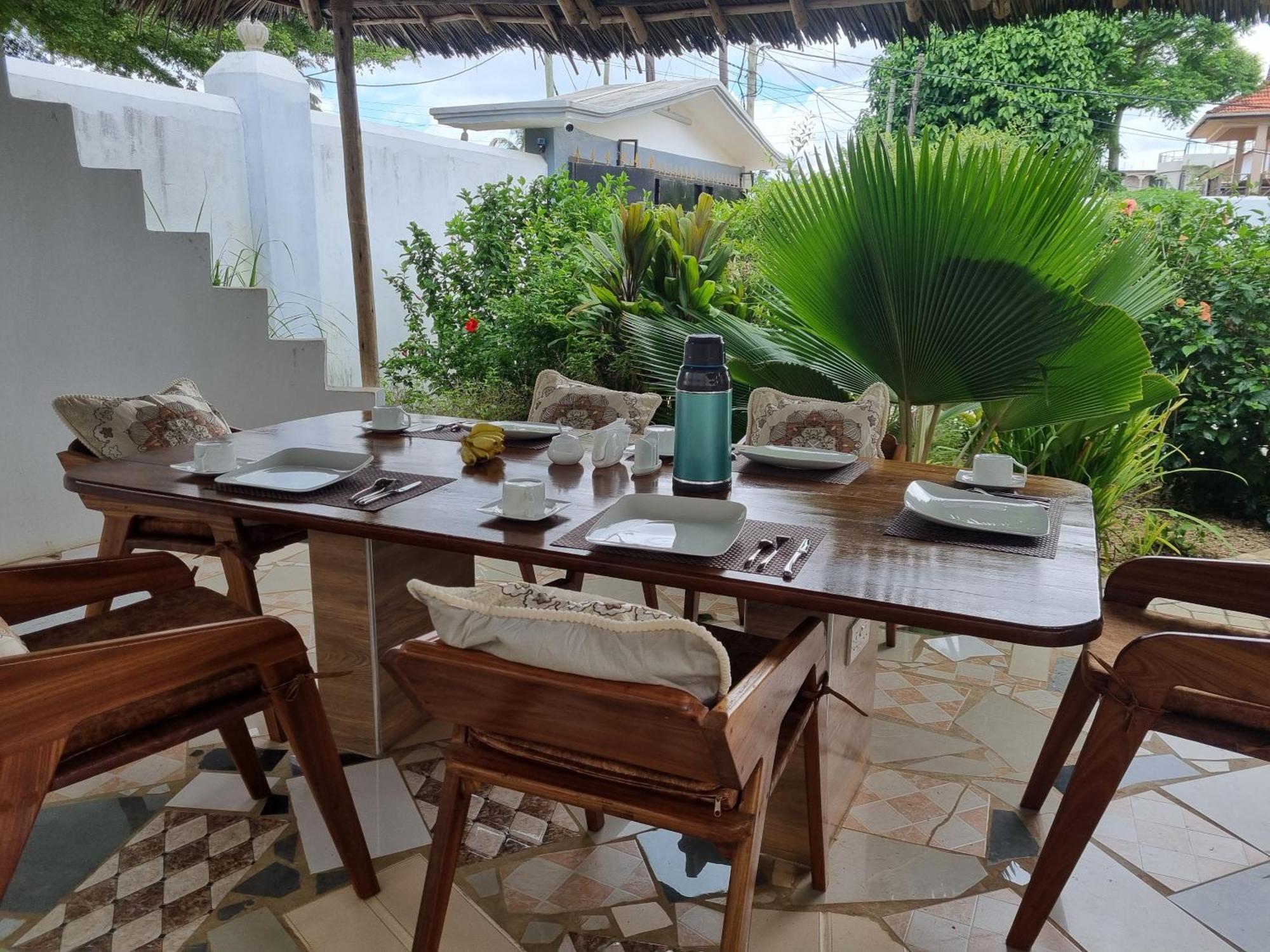 Bed & Breakfast 64 Zenj House Luxury Airport Mbweni
