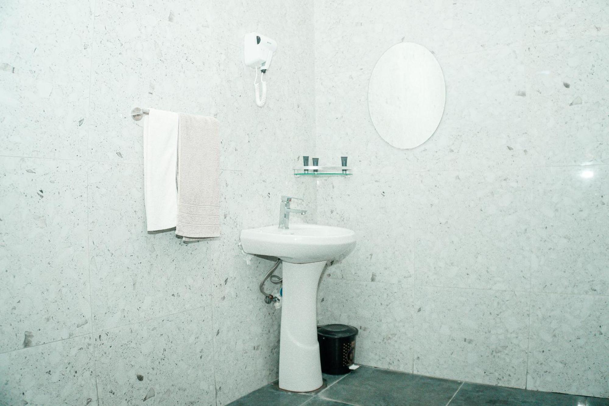 64 Zenj House Luxury Airport *
