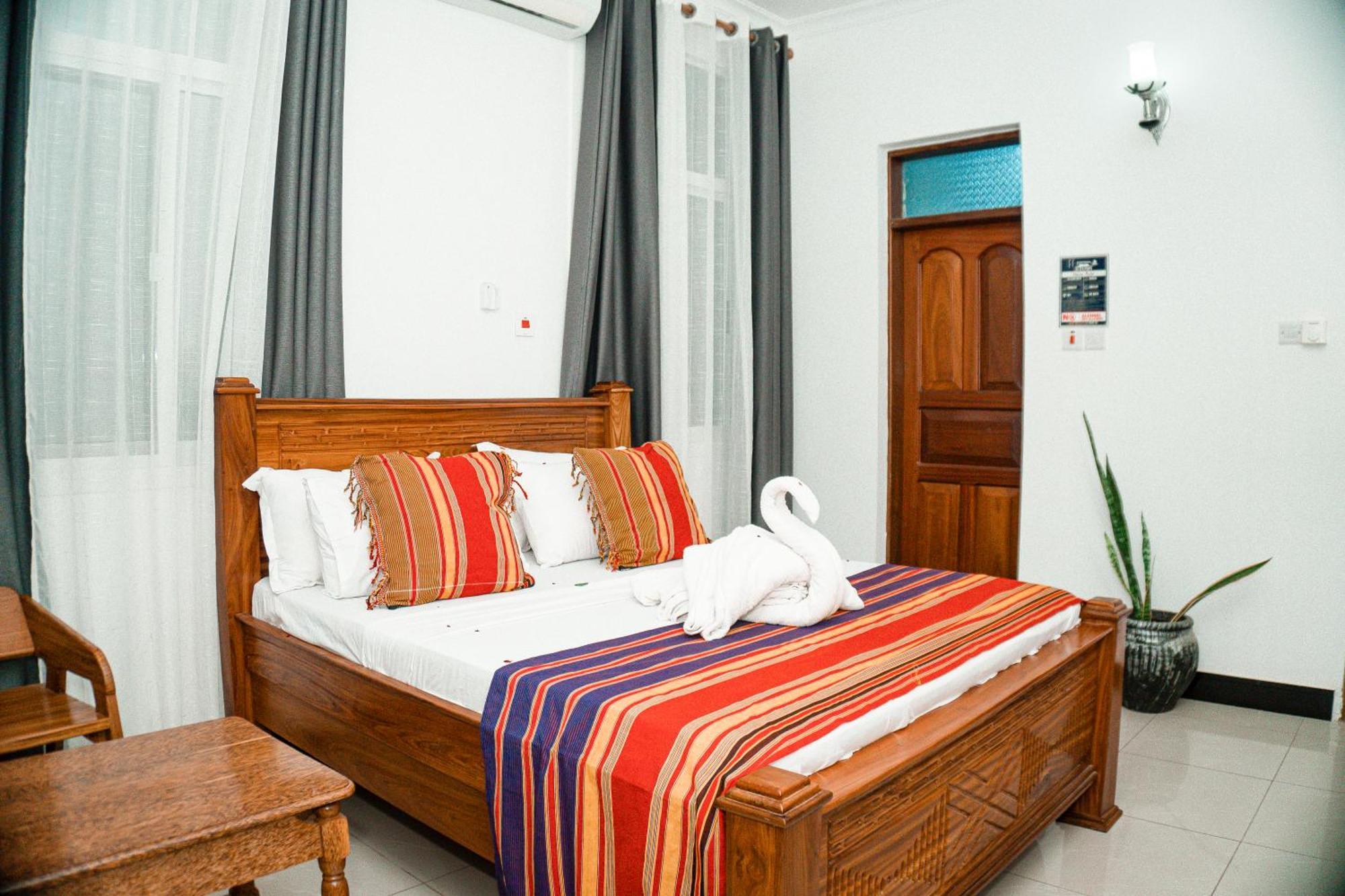64 Zenj House Luxury Airport Bed & Breakfast