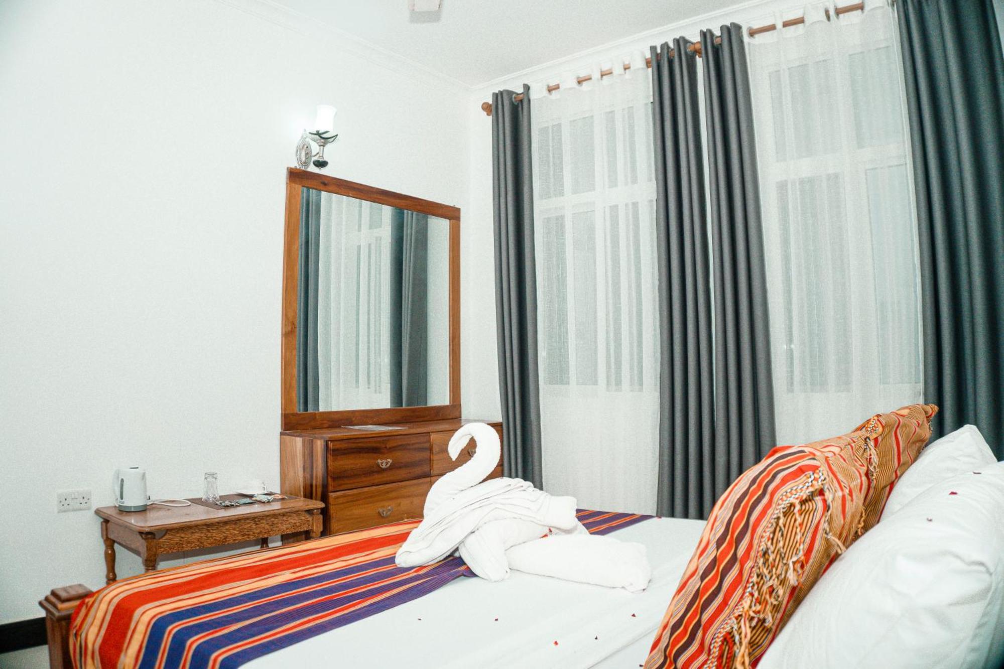 64 Zenj House Luxury Airport *